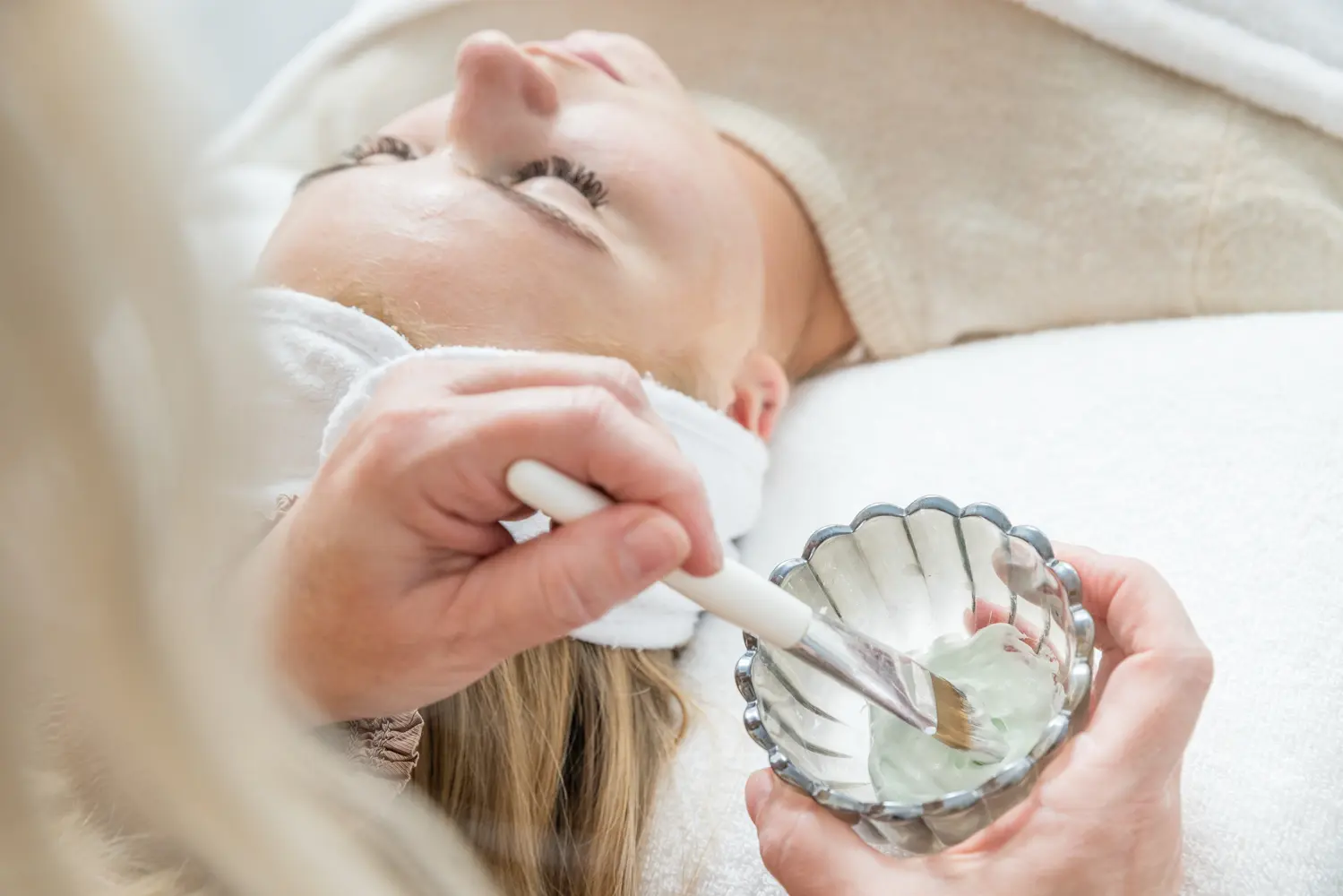 Teenage behandling hos Klinik Majland, ansigtsbehandling i Odense