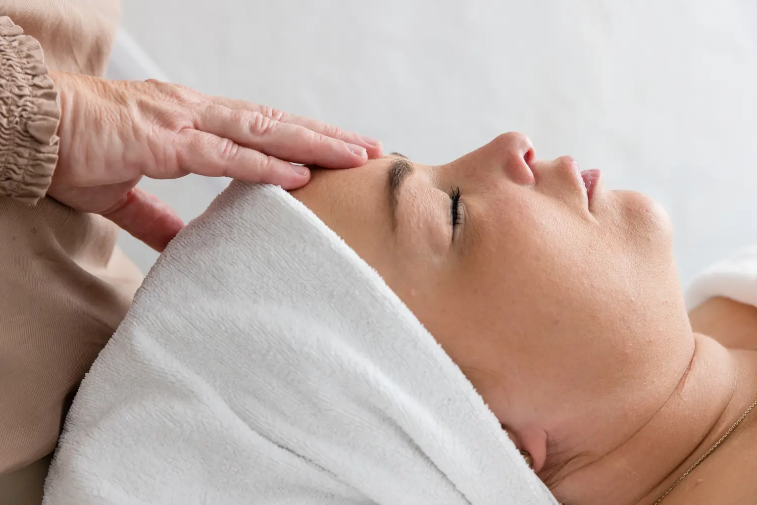 Natural Face Lifting SPA, Klinik Majland, ansigtsbehandling i Odense